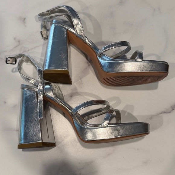 Silver Strappy Women's platform Heels size 8 party wedding 4 inch heel - Picture 2 of 8